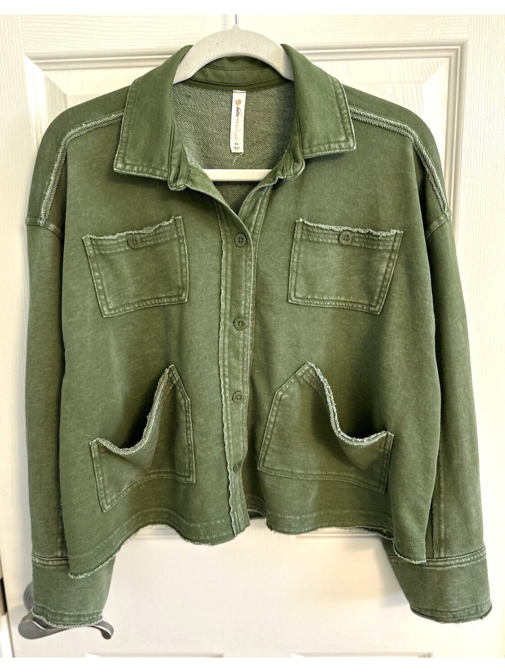 Daily Practice By Anthropologie Green cropped relaxed button front shacket XS